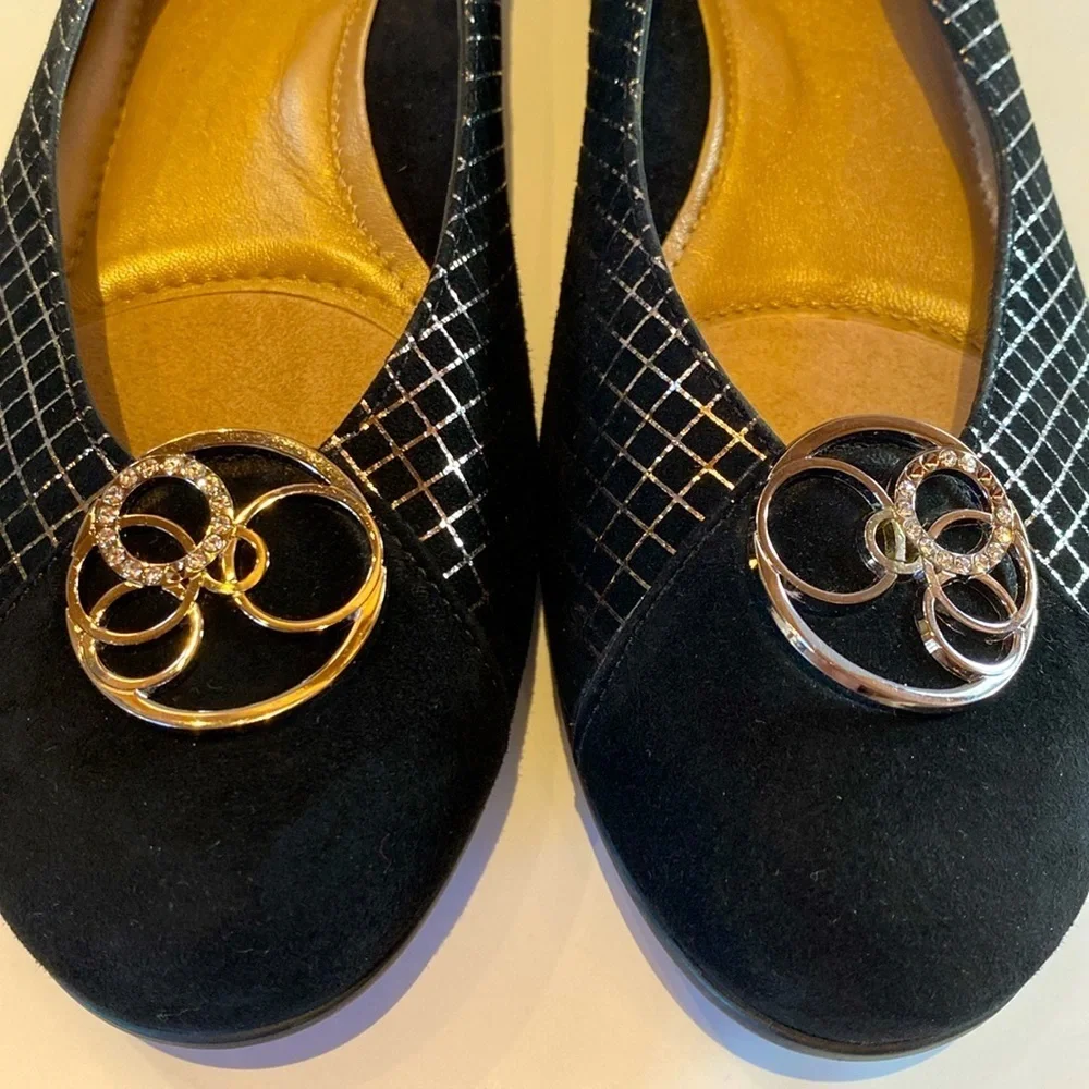 BeautiFeel Black & Gold Suede Leather Medallion Ballet Flats Size 6.5 (37)